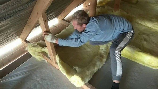 Выбор лучшей минваты для утепления потока в частном доме