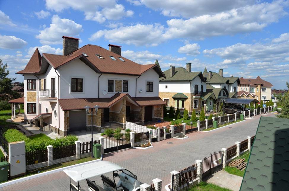 Проекты домов с плоской крышей: особенности планировки и материалов